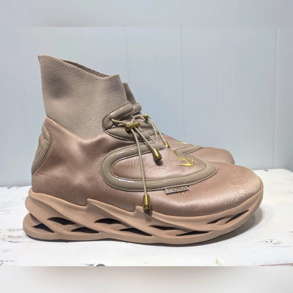 Tronus Athletic Shoes In Sand Size 10 Womens 8.5 Mens Retired‎